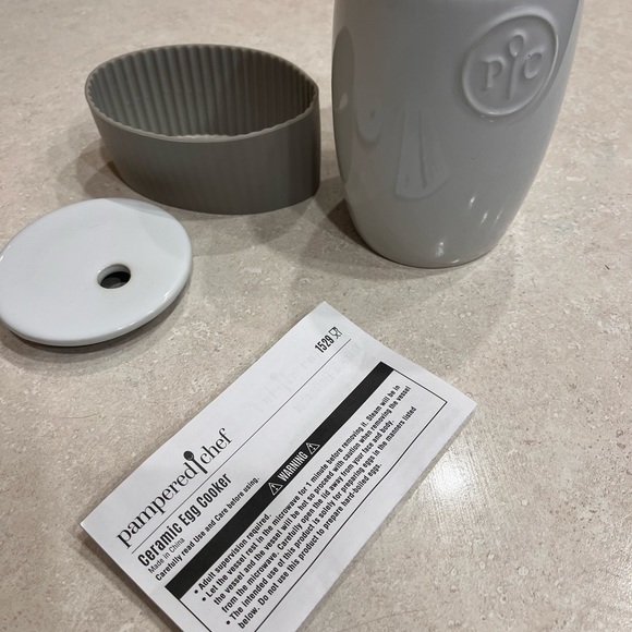 Pampered Chef ceramic egg cooker - Picture 4 of 4